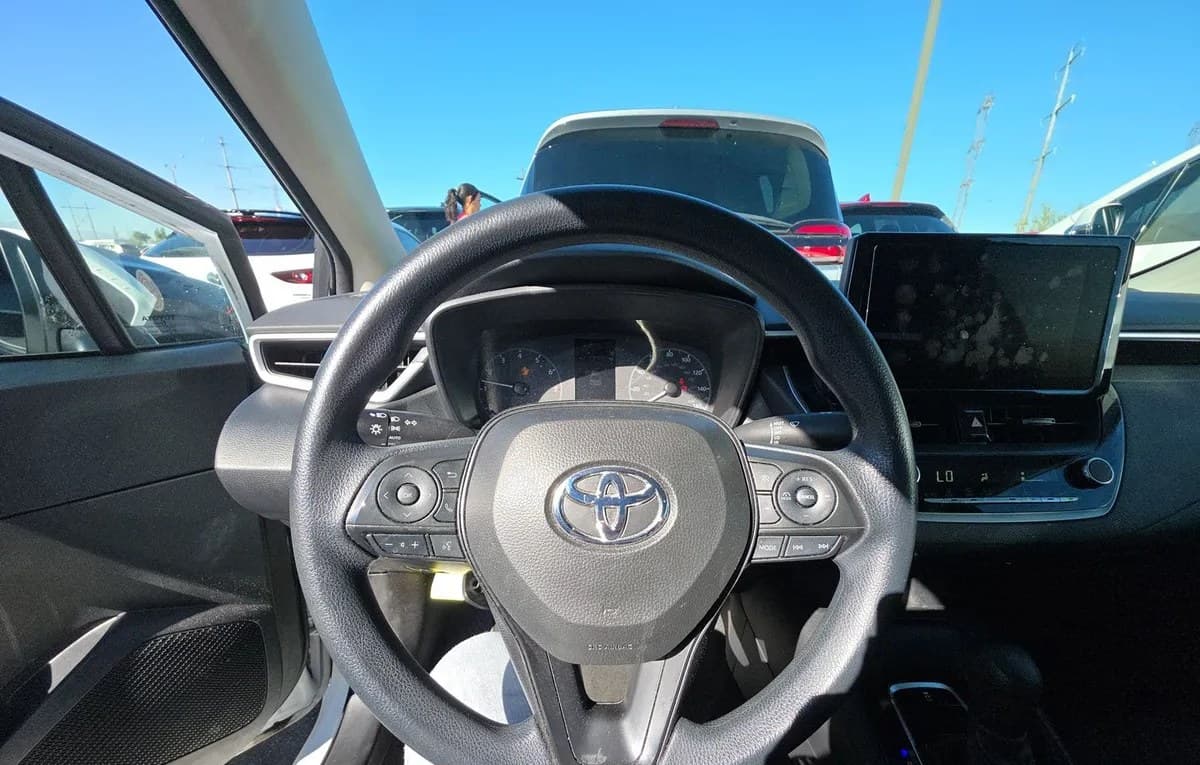 2024 TOYOTA COROLLA LE 7
