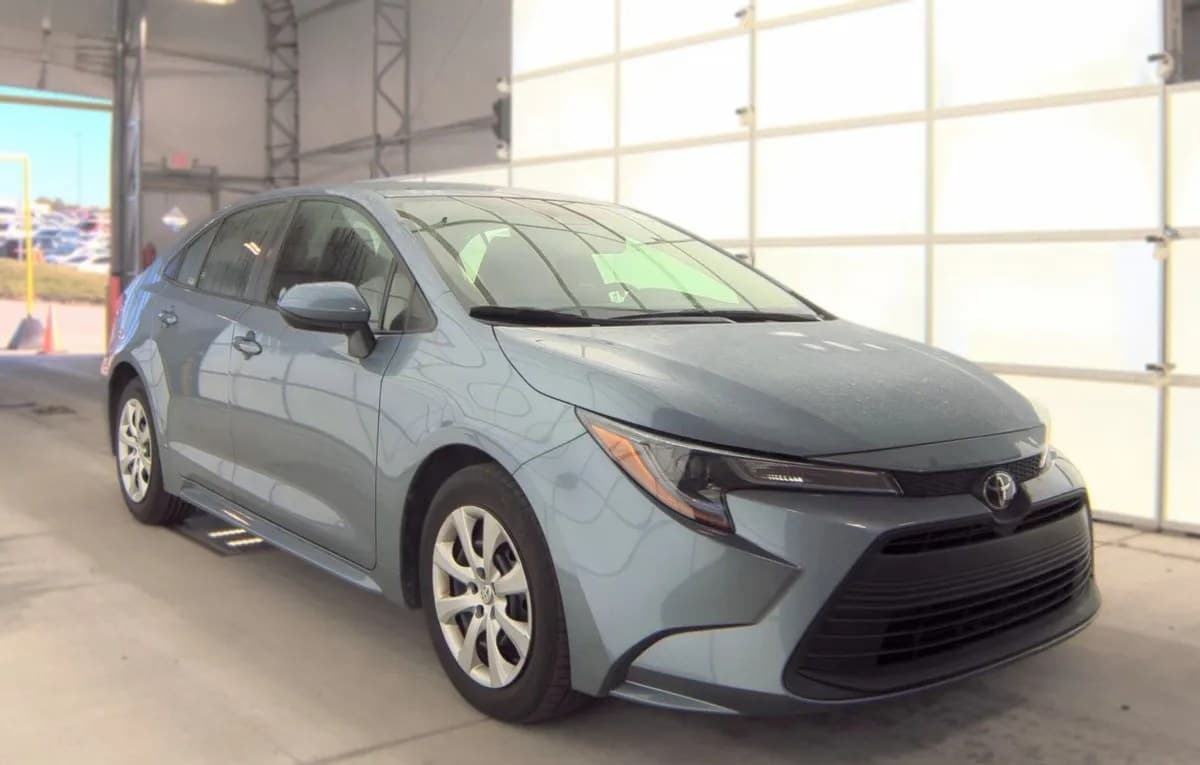 2025 TOYOTA COROLLA LE SEDAN 4