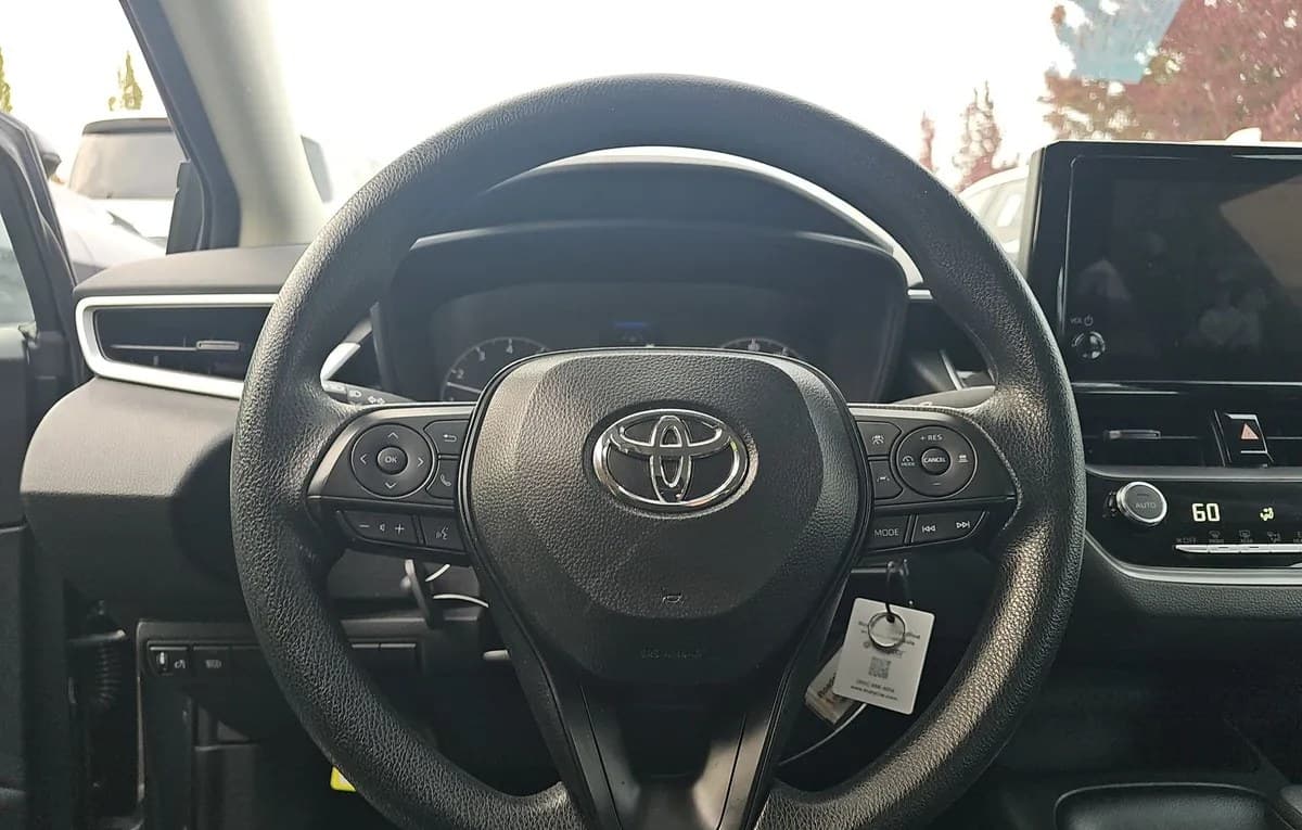 2025 TOYOTA COROLLA LE 7
