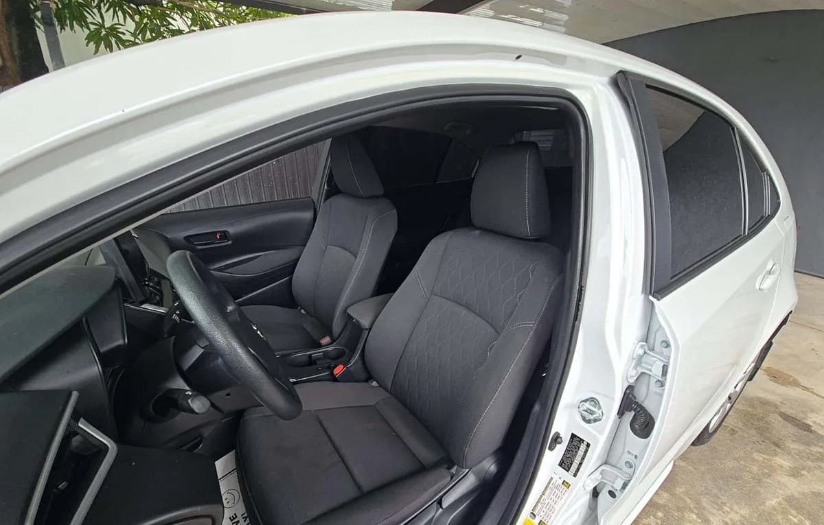 2025 TOYOTA COROLLA LE 4