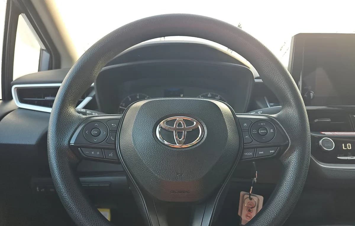 2025 TOYOTA COROLLA LE 7