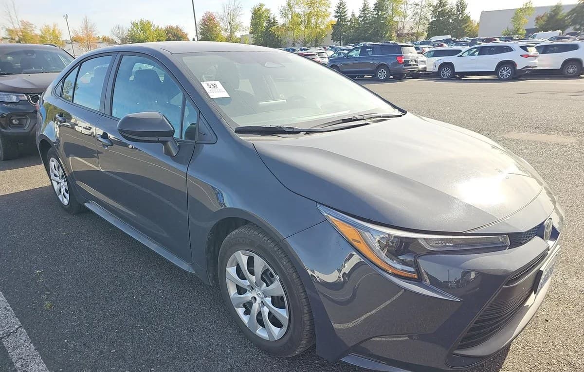 2025 TOYOTA COROLLA LE 4