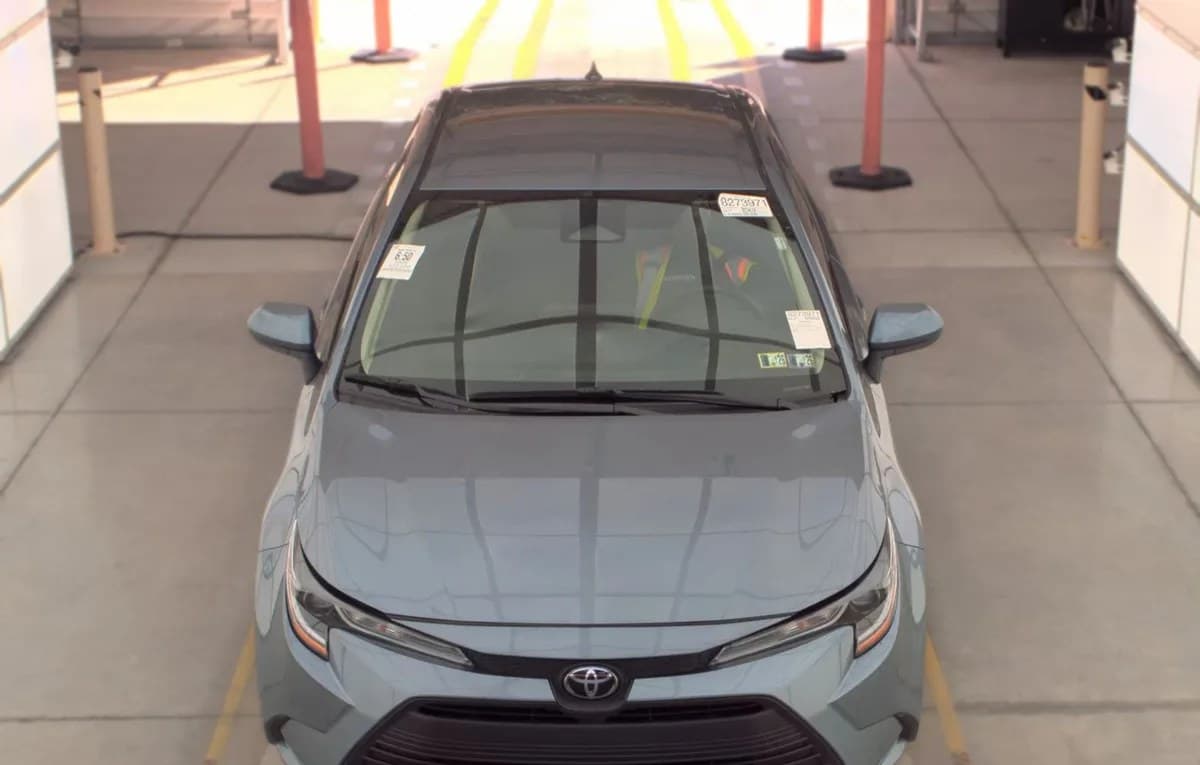 2025 TOYOTA COROLLA LE 3