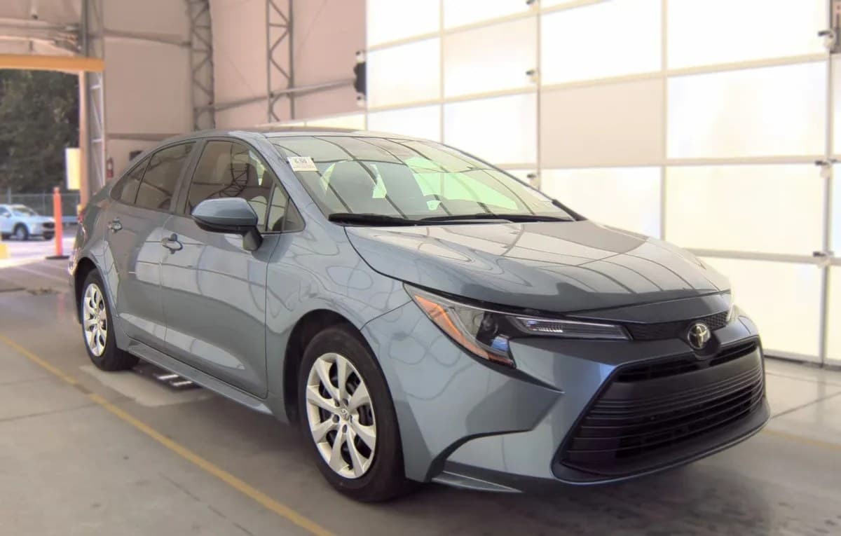 2025 TOYOTA COROLLA LE 4