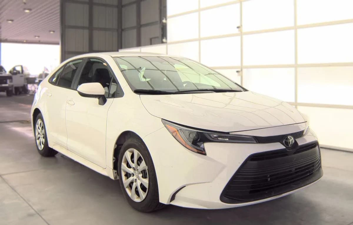 2026 TOYOTA COROLLA LE 4