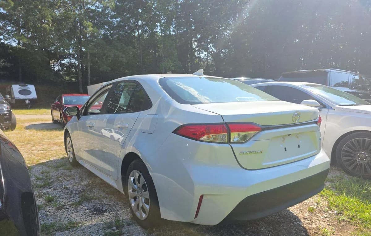 2024 TOYOTA COROLLA LE 3