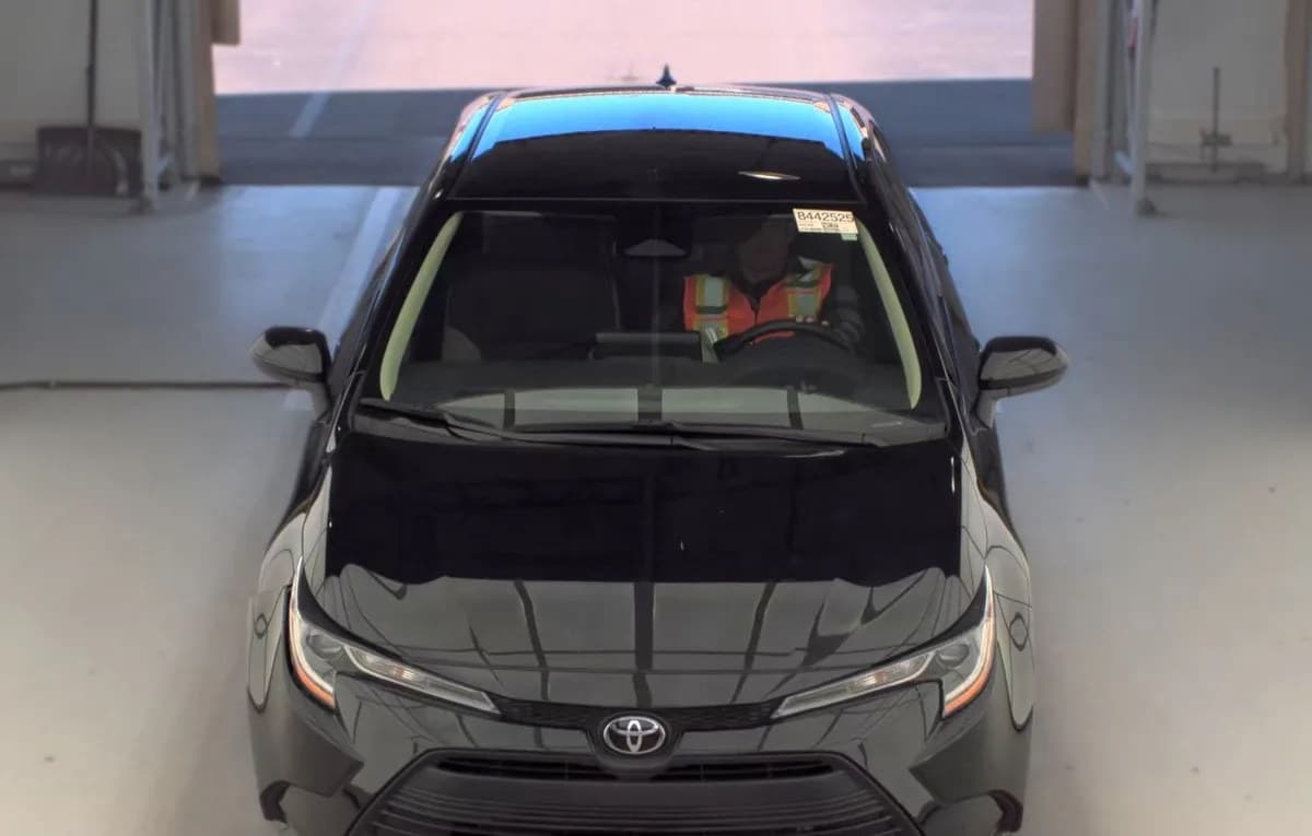 2024 TOYOTA COROLLA LE 3
