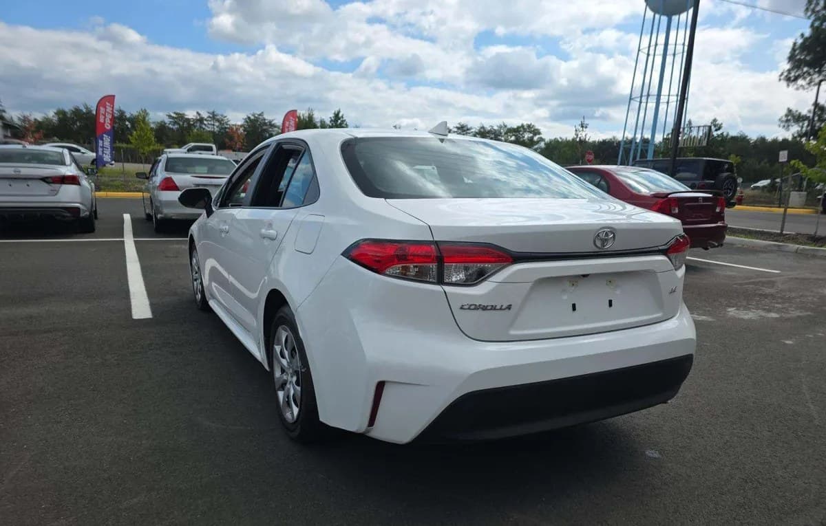 2025 TOYOTA COROLLA LE 3