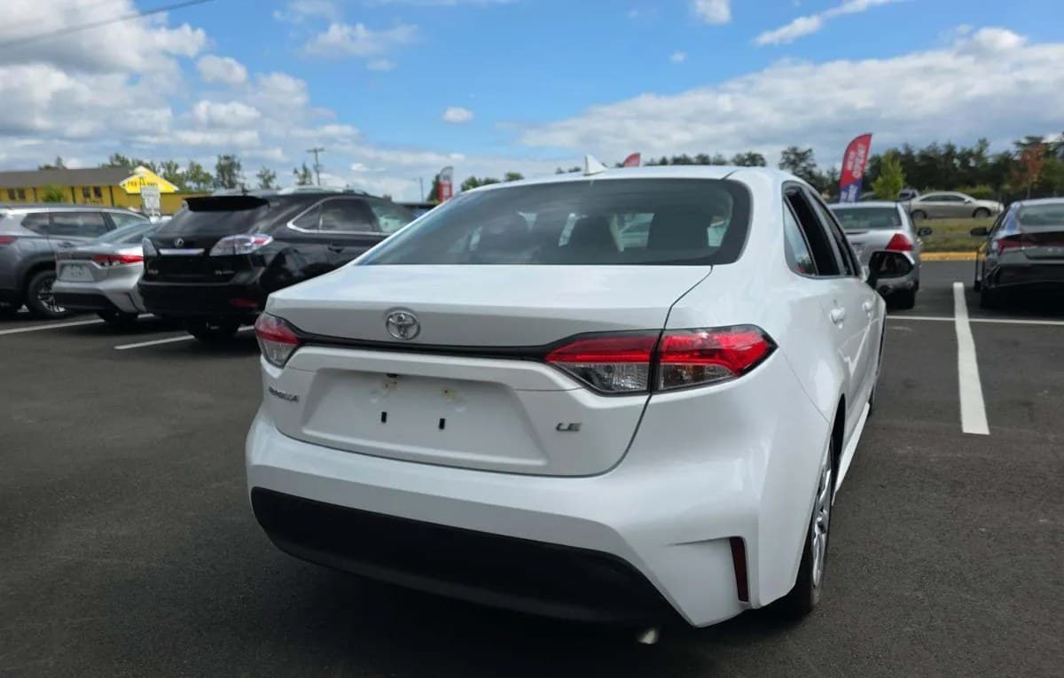 2025 TOYOTA COROLLA LE 4
