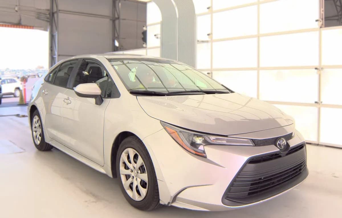 2025 TOYOTA COROLLA LE 4