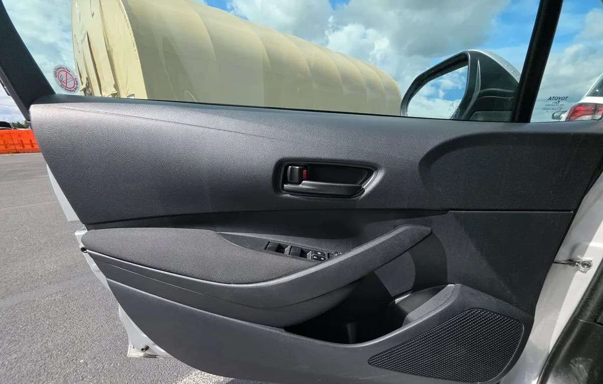 2025 TOYOTA COROLLA LE 6