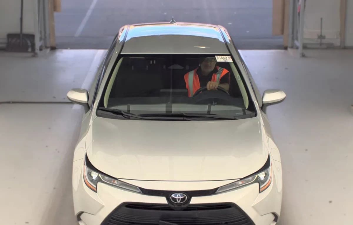 2025 TOYOTA COROLLA LE 3