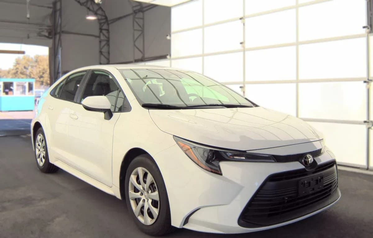 2025 TOYOTA COROLLA LE 4