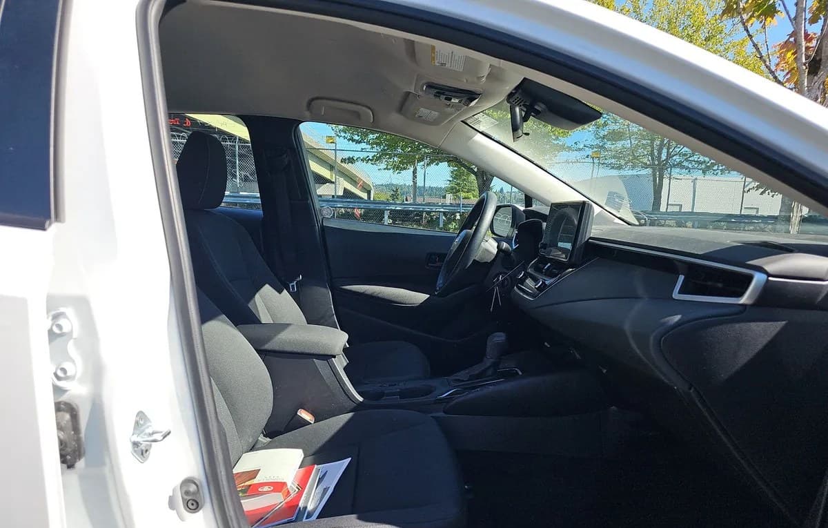 2025 TOYOTA COROLLA LE 5