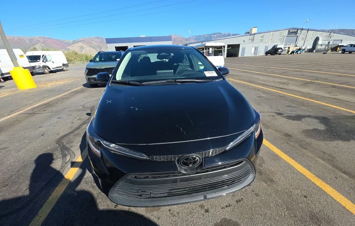2025 TOYOTA COROLLA LE 3