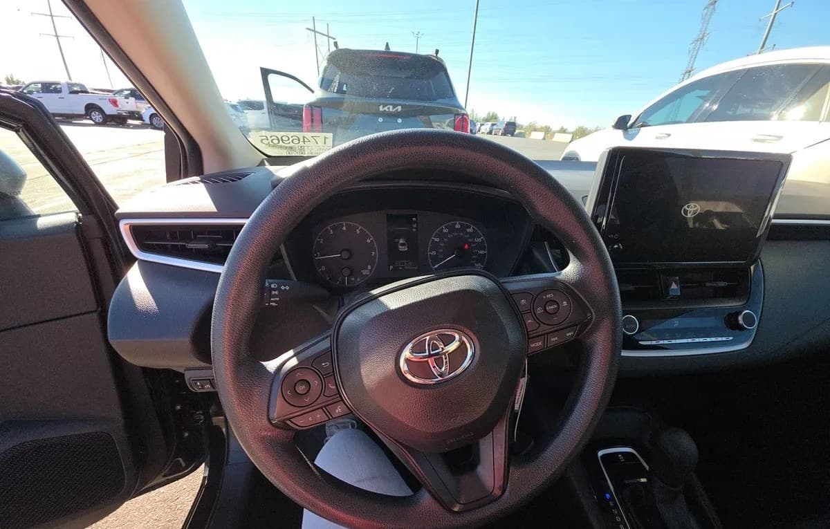 2025 TOYOTA COROLLA LE 7