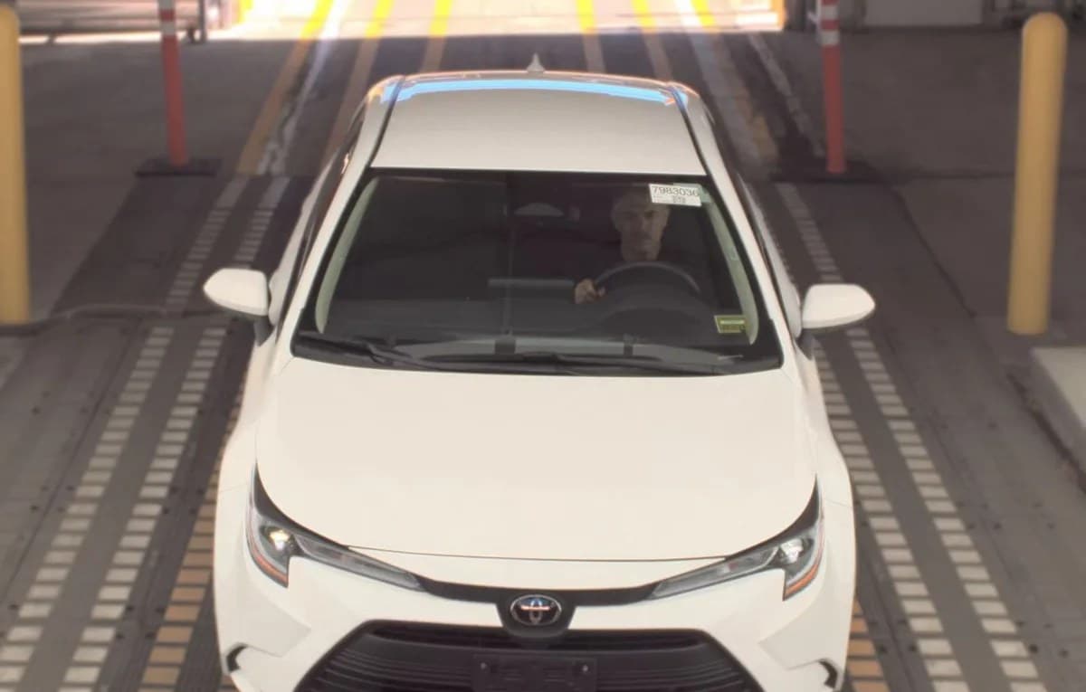 2025 TOYOTA COROLLA LE 3