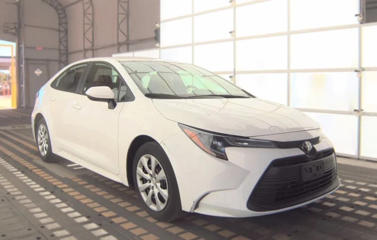 2025 TOYOTA COROLLA LE 4