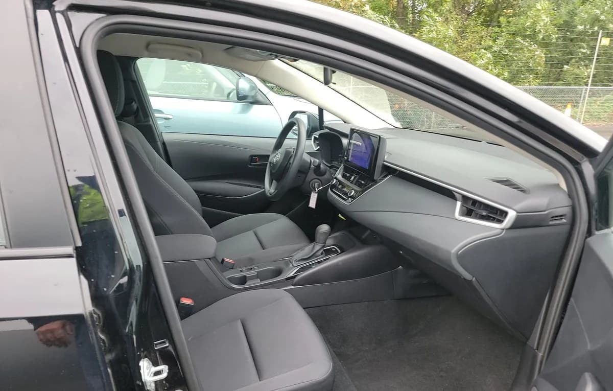 2025 TOYOTA COROLLA LE 5