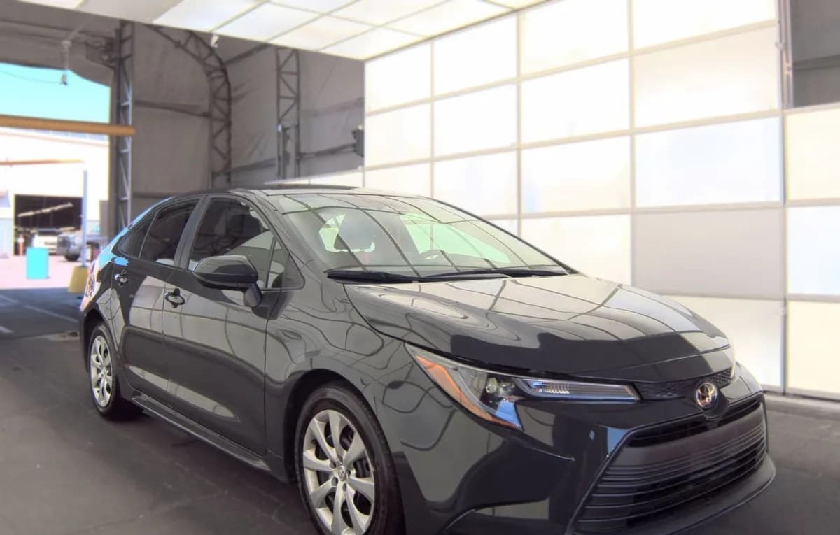 2025 TOYOTA COROLLA LE 4