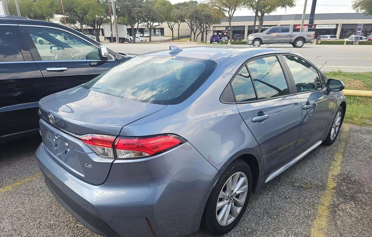 2025 TOYOTA COROLLA LE 4