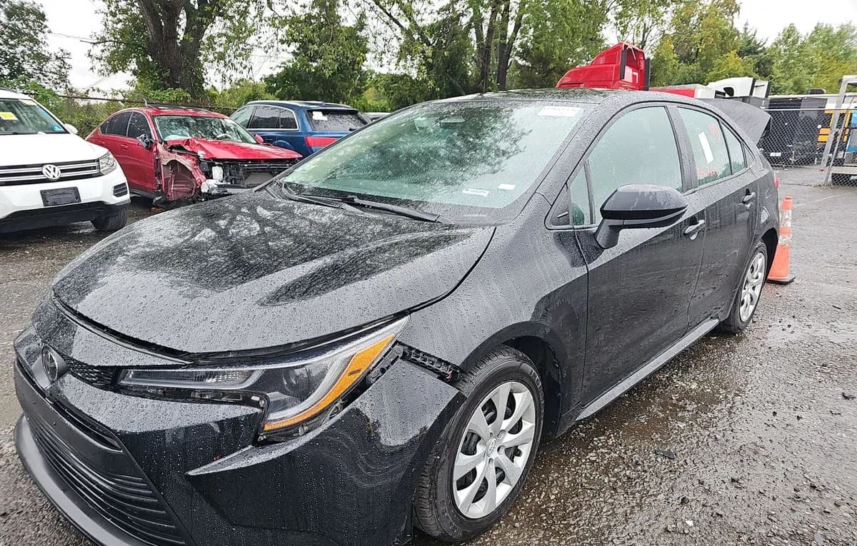 2023 TOYOTA COROLLA LE 2
