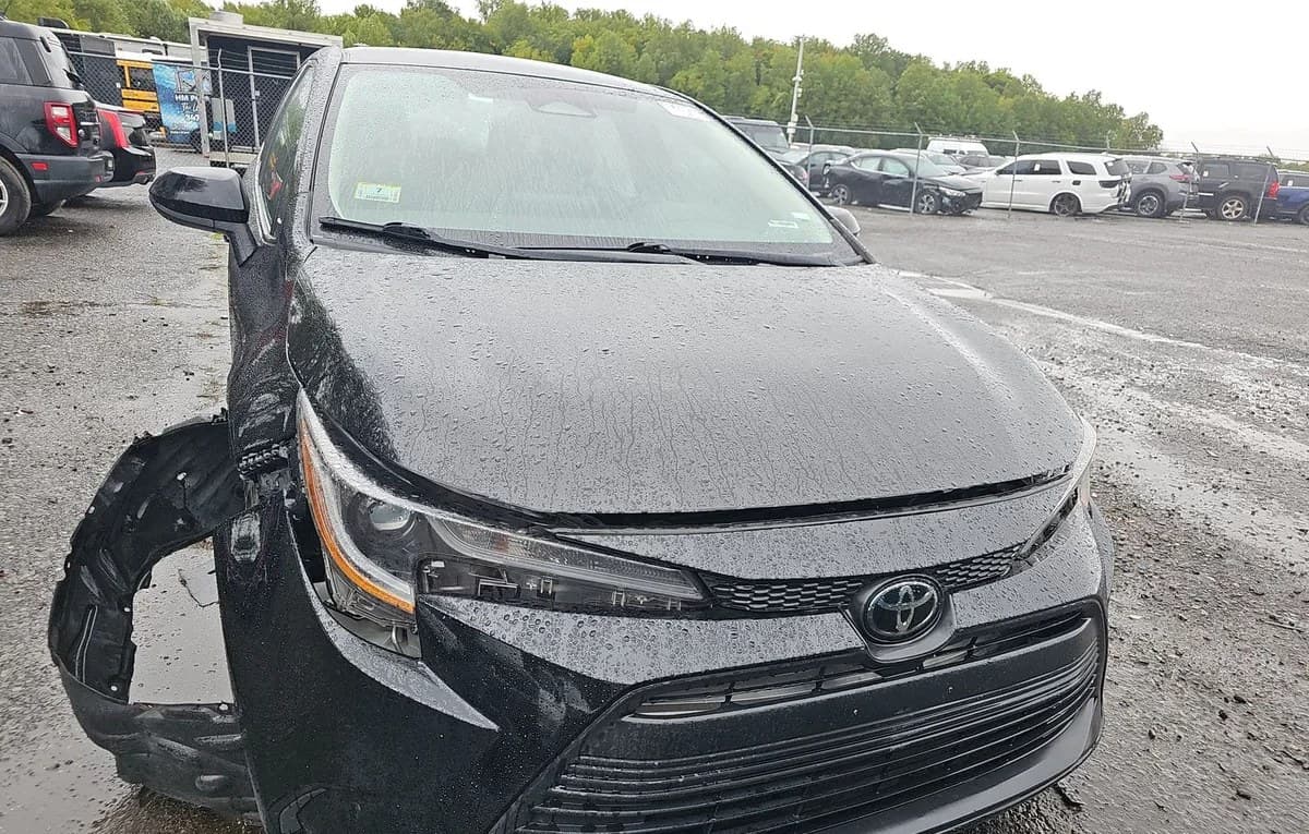 2023 TOYOTA COROLLA LE 3