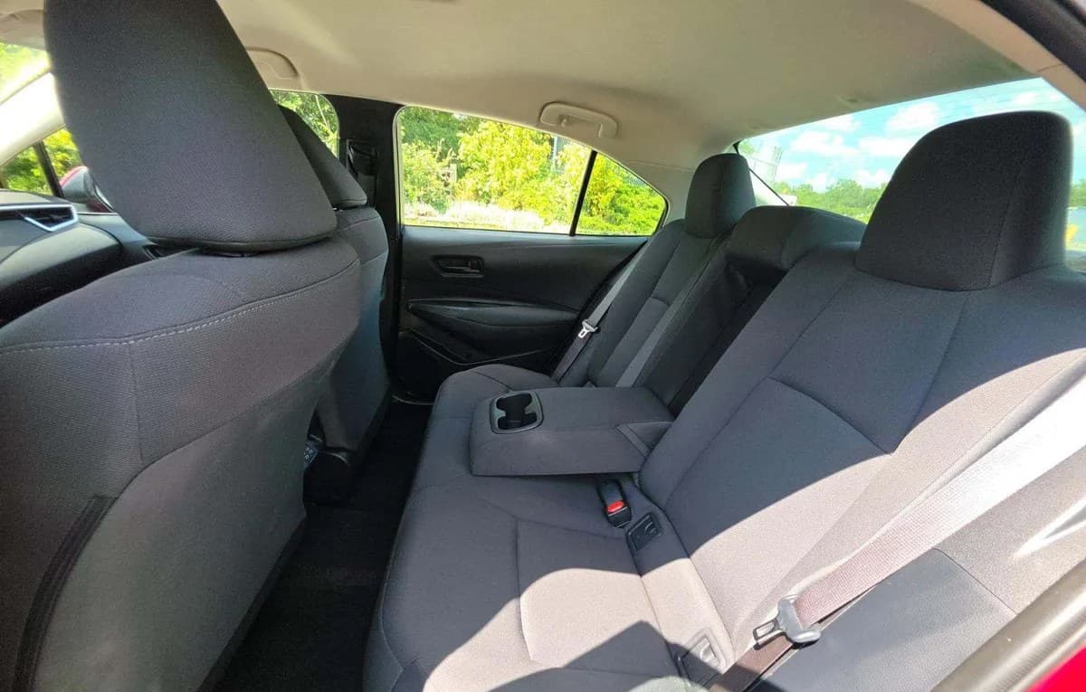 2024 TOYOTA COROLLA LE 7