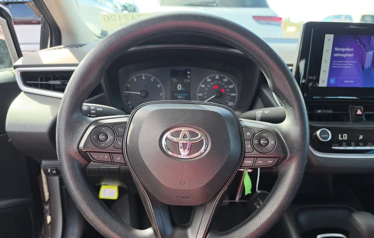 2025 TOYOTA COROLLA LE 7