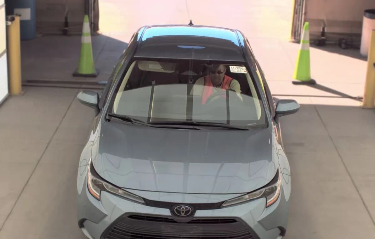 2025 TOYOTA COROLLA LE 3
