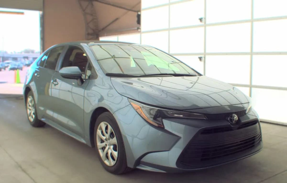 2025 TOYOTA COROLLA LE 4
