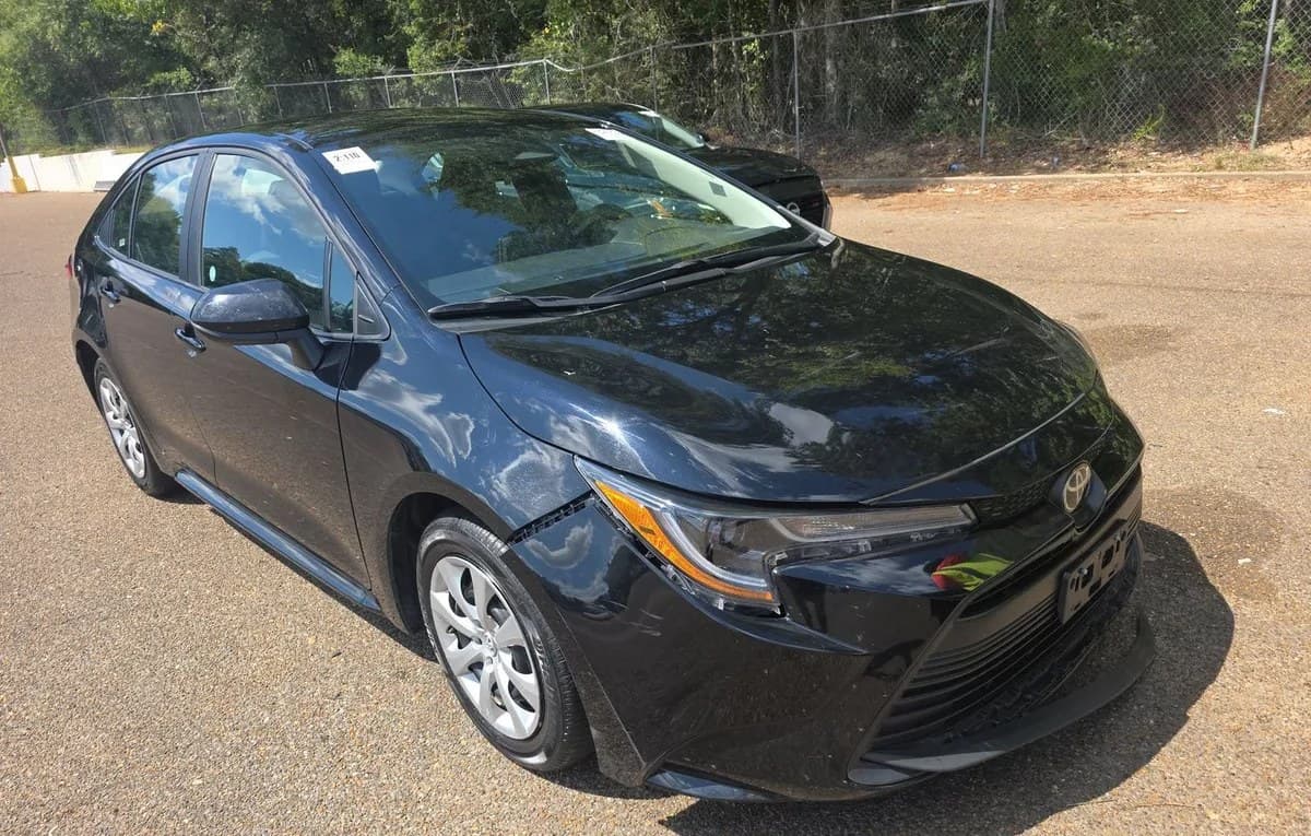 2025 TOYOTA COROLLA LE 4