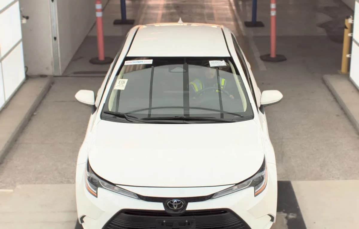 2025 TOYOTA COROLLA LE 3
