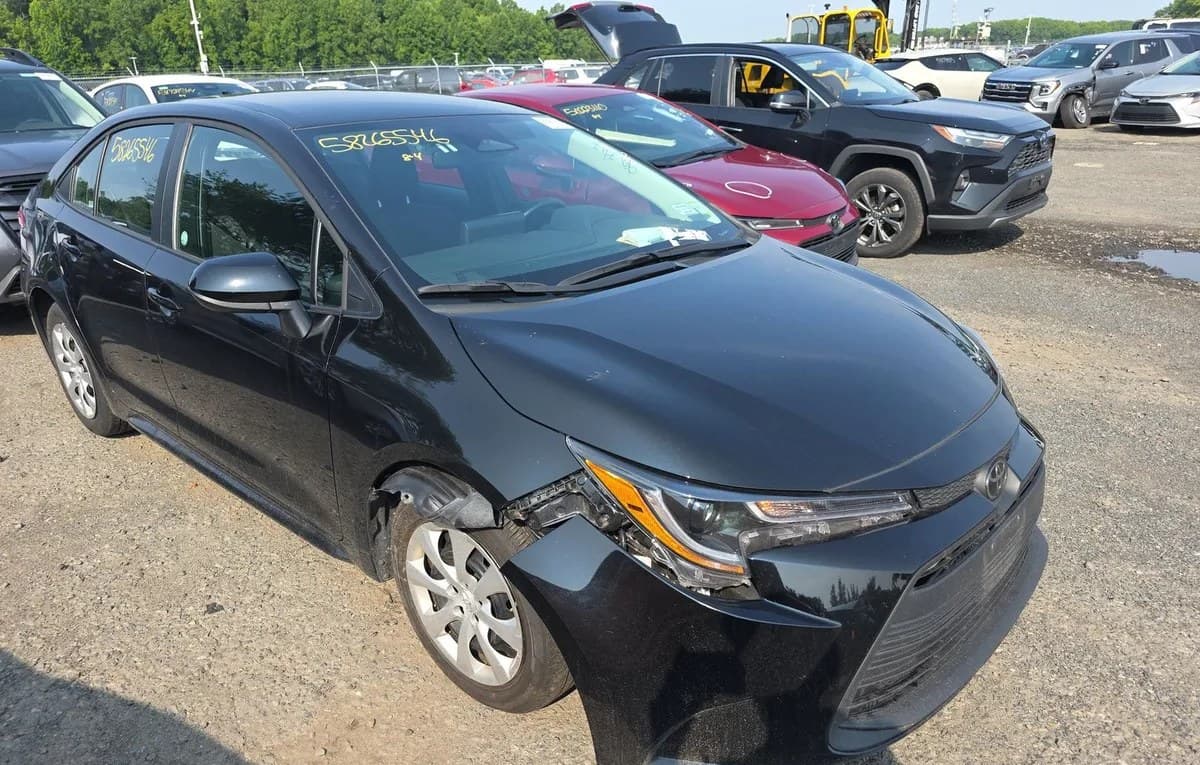 2025 TOYOTA COROLLA LE 4