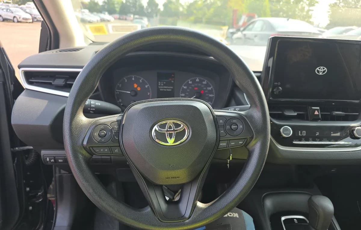 2025 TOYOTA COROLLA LE 7