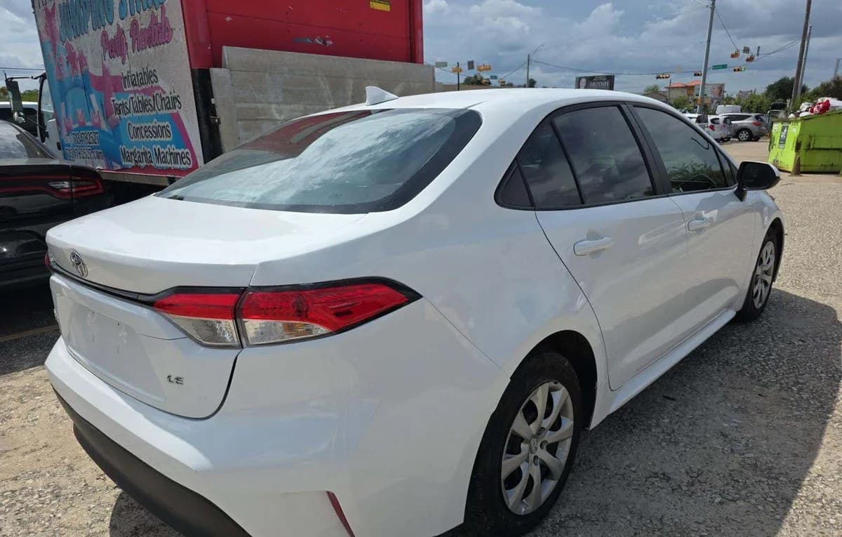 2025 TOYOTA COROLLA LE 4