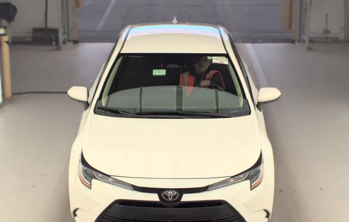 2026 TOYOTA COROLLA LE 3