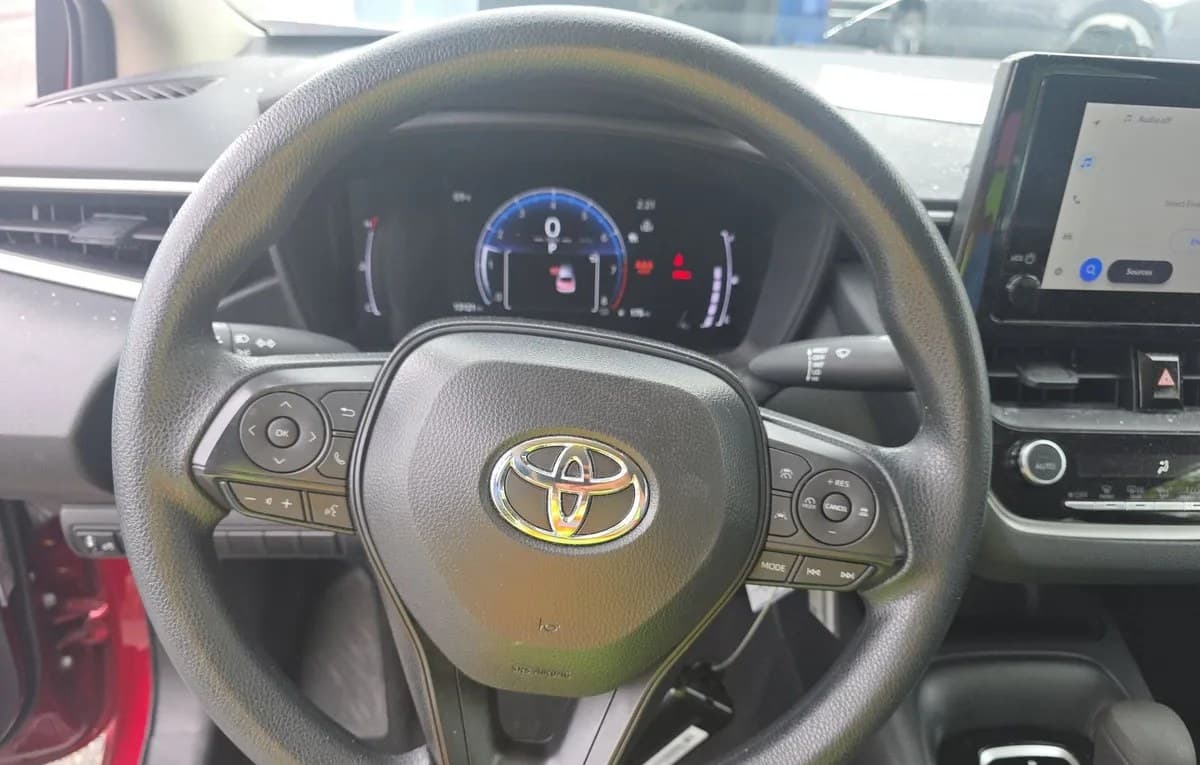 2026 TOYOTA COROLLA LE 7