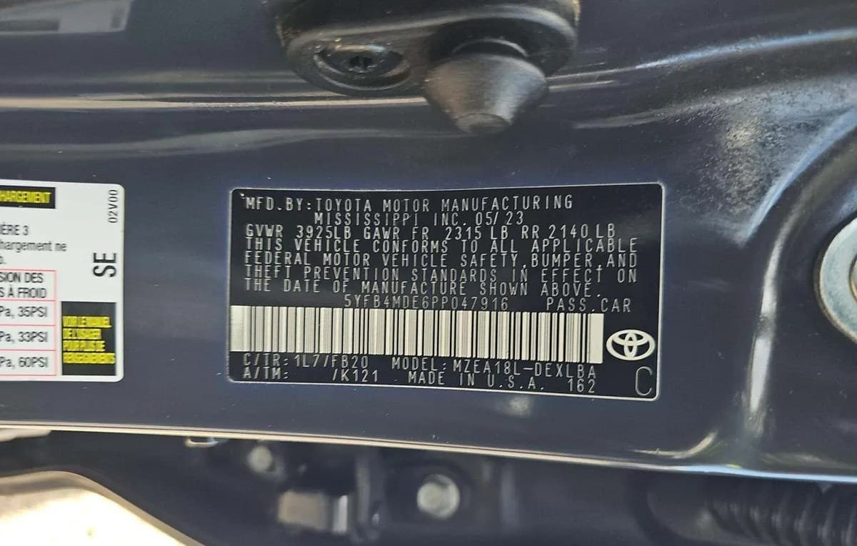 2023 TOYOTA COROLLA LE 3