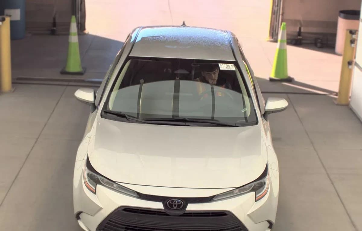2025 TOYOTA COROLLA LE 3