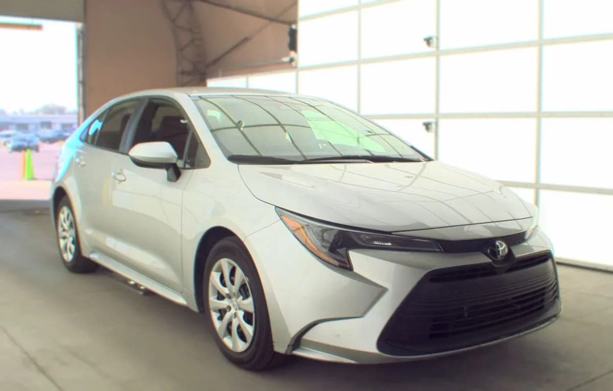 2025 TOYOTA COROLLA LE 4