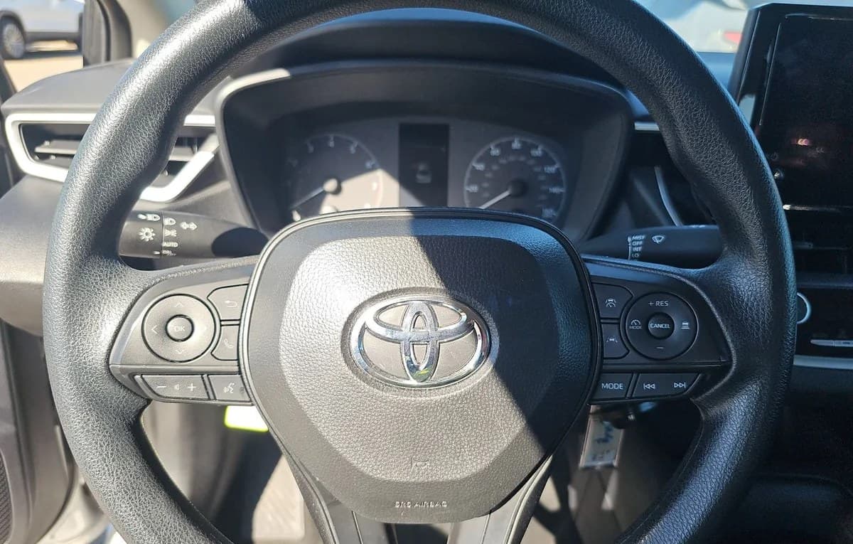 2025 TOYOTA COROLLA LE 7
