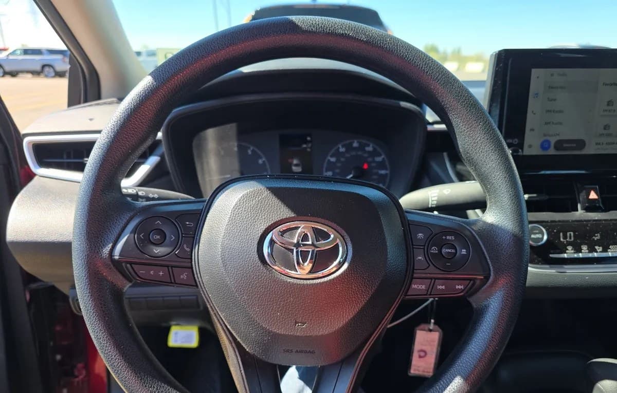 2025 TOYOTA COROLLA LE 7