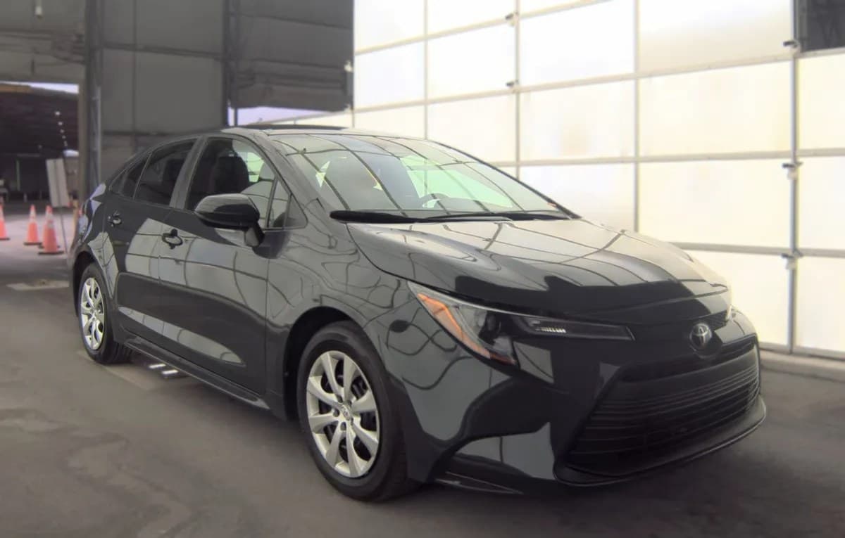 2025 TOYOTA COROLLA LE 4