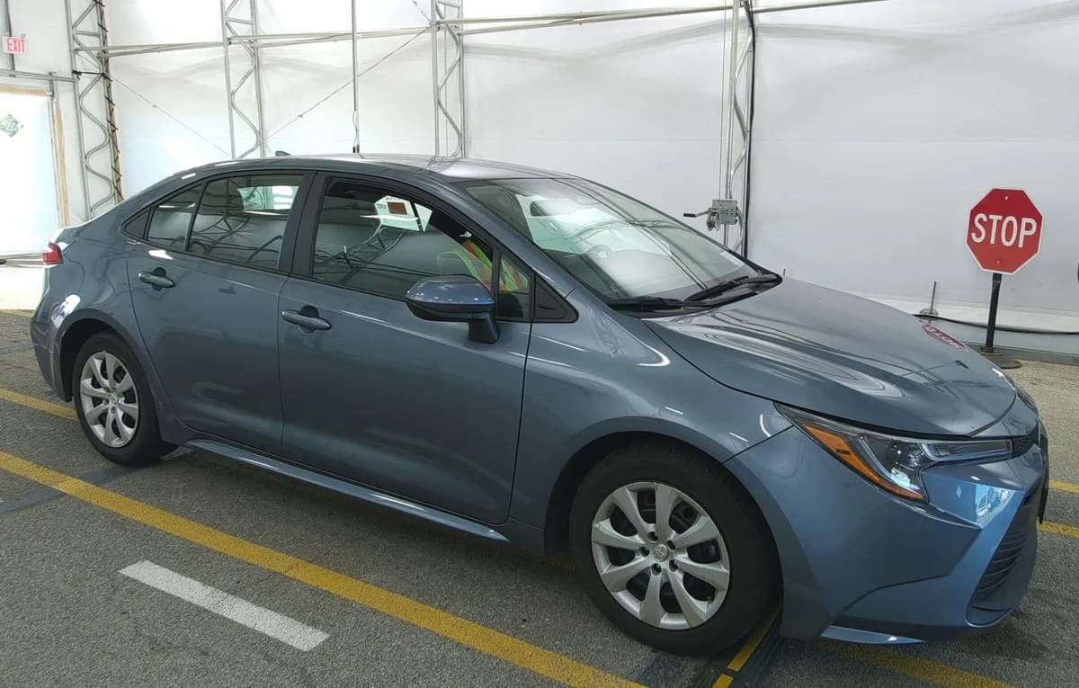 2025 TOYOTA COROLLA LE 4