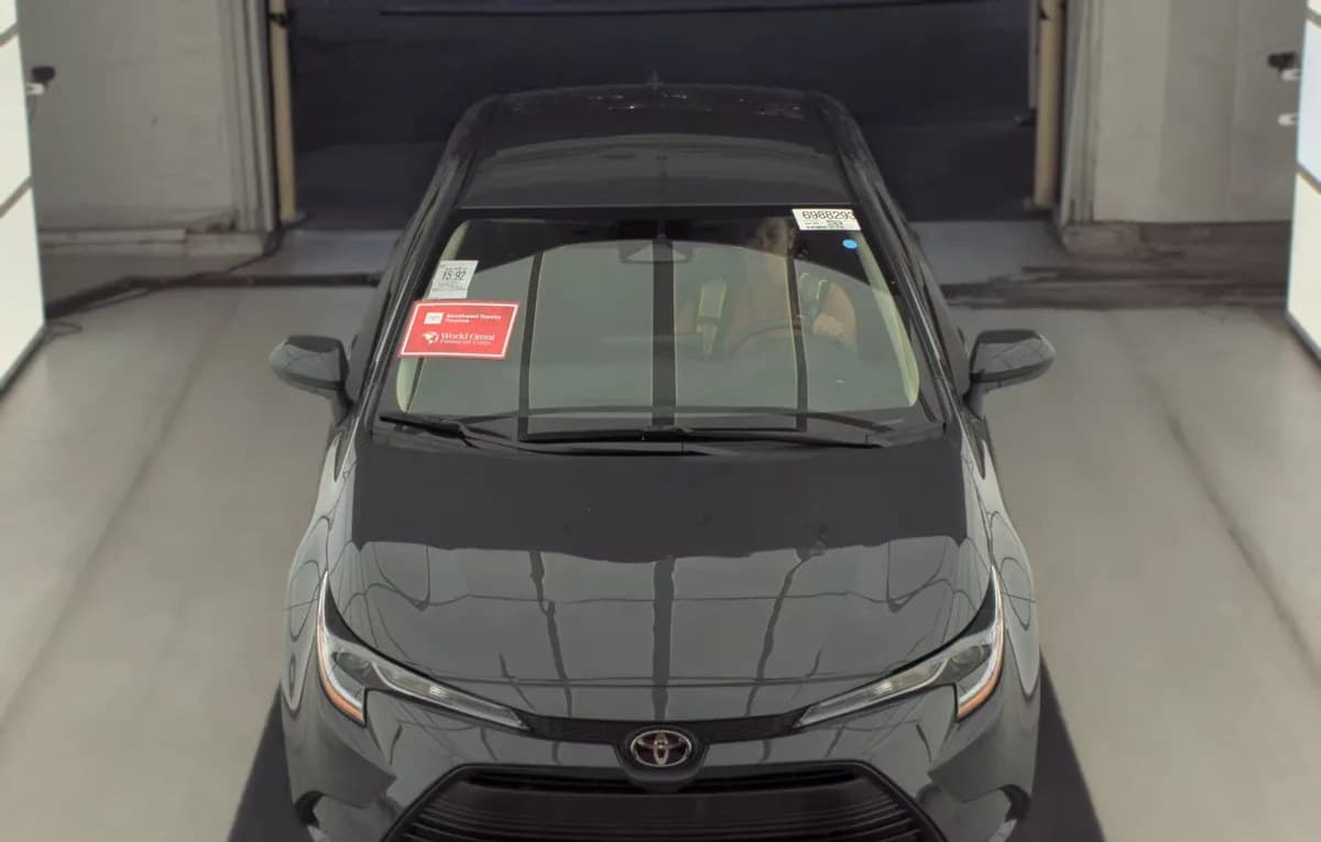 2026 TOYOTA COROLLA LE 3