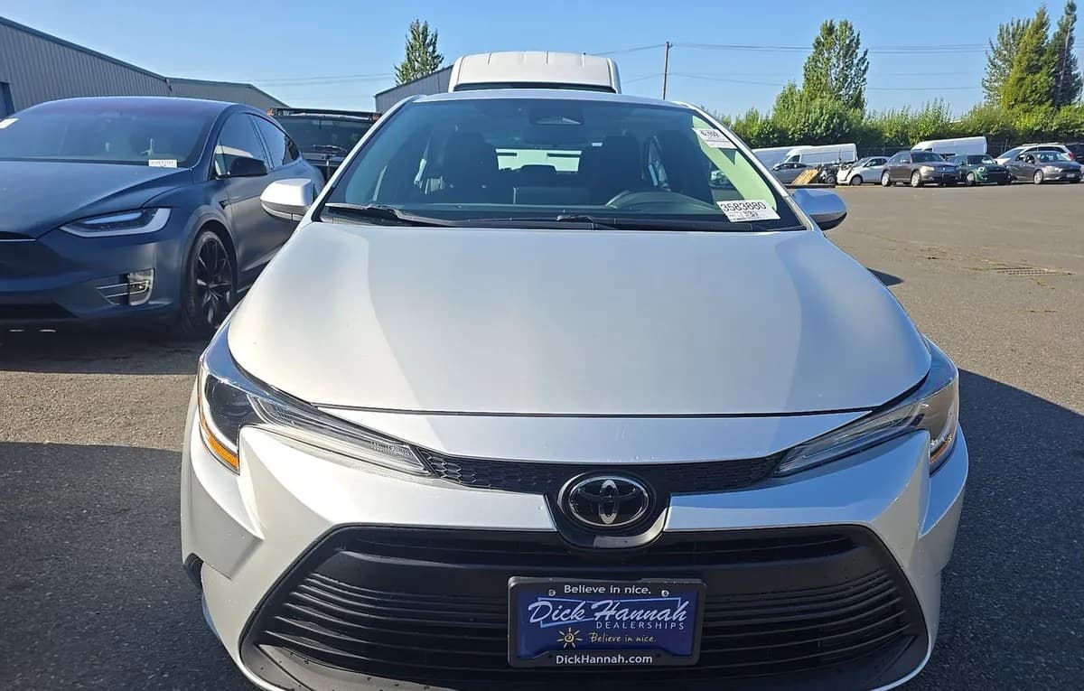 2024 TOYOTA COROLLA LE 3