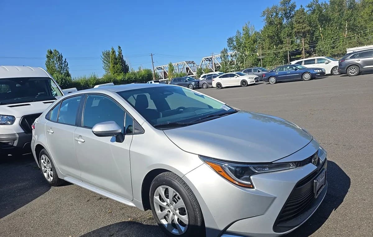 2024 TOYOTA COROLLA LE 4