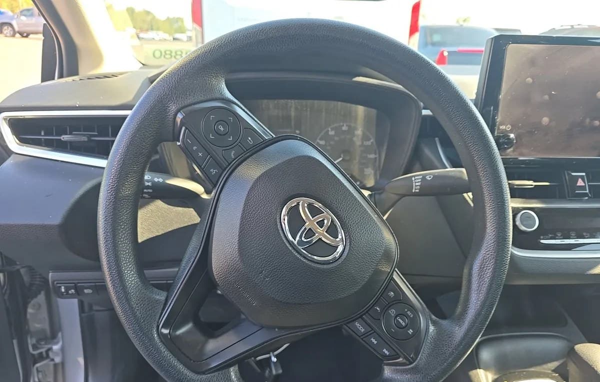 2024 TOYOTA COROLLA LE 7