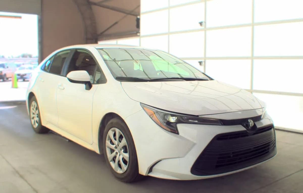 2025 TOYOTA COROLLA LE 4
